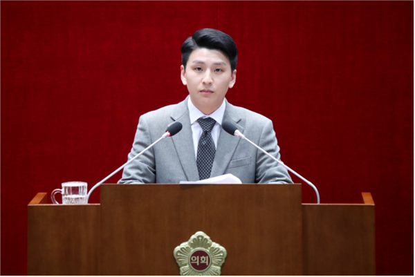 김윤환 의원(더불어민주당. 비례대표)이 대표 발의한 ‘성남시 장기 등 기증 등록 장려에 관한 조례 전부개정조례안’이 지난 11일 성남시의회 제291회 임시회 2차 본회의를 통과했다./ 성남시의회 제공 