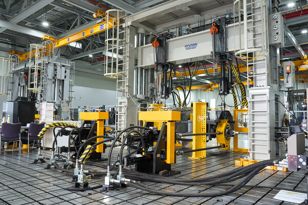 상용시스템시험동 - 서스펜션 내구 시험이 진행되는 모습. /현대차그룹 제공