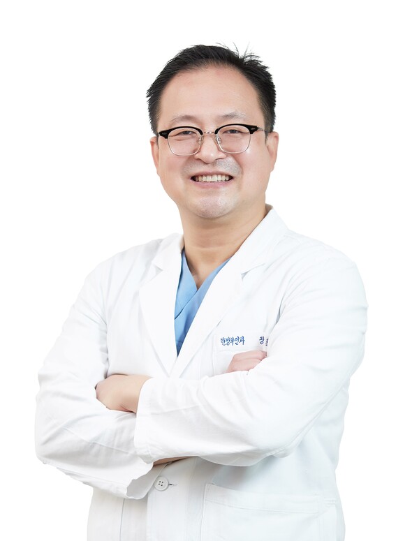 장준복 경희대한방병원 한방여성의학센터 교수. /경희대하한방병원 제공