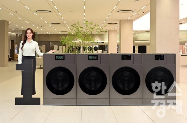 삼성전자가 지난 2월 국내에 선보인 세탁건조기 ‘비스포크 AI 콤보’가 1만대 판매에 돌파했다. / 삼성전자