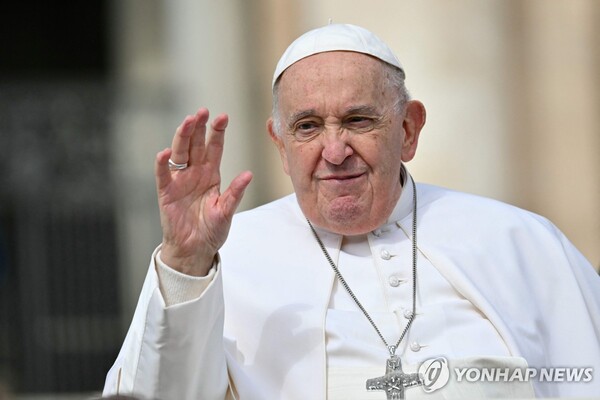 교황청은 프란치스코 교황이 9월 2∼13일 인도네시아, 파푸아뉴기니, 동티모르, 싱가포르를 순방한다고 12일(현지시간) 밝혔다. / 연합뉴스