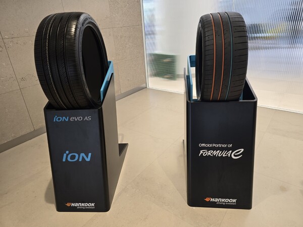 한국타이어 테크노플랙스에 전시된 타이어. /박시하 기자