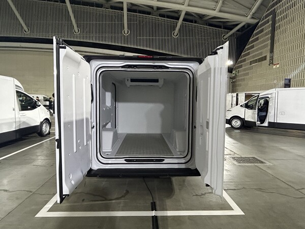 ST1 카고 냉동 모델 / 김우정 기자