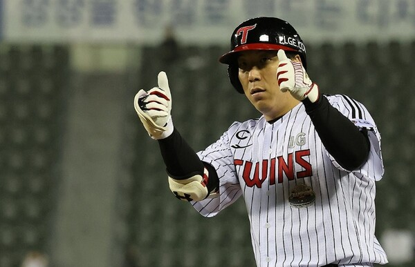 LG 트윈스 소속이자 한국프로야구선수협회장인 김현수. /연합뉴스
