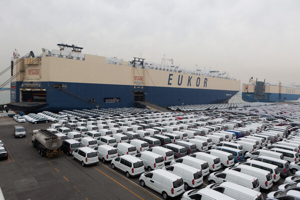 울산항에 선적된 자동차선박 / 울산항만공사 제공 