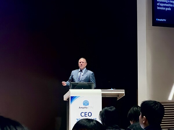 7일 서울 여의도 한국거래소 사옥에서 진행한 방한 기자긴담회에서 발언하는 크리스티안 마군 앰플리파이 최고경영자(CEO) / 박영선 기자