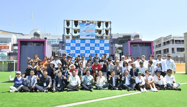 이번 대회는 웨이브파크 유튜브 채널을 통해 생중계돼 서핑 저변을 확대하고 시흥시를 알리는 데 큰 역할을 했다./ 시흥시 제공