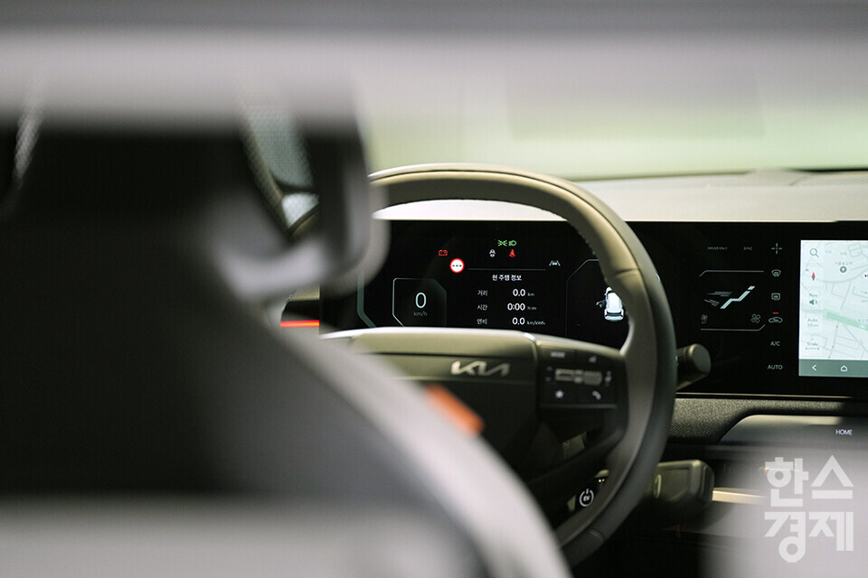지난 22일 오전 서울 성동구 기아 EV 언플러그드 그라운드에서  'The Kia EV3 포토미디어데이' 행사가 열렸다.  사진은 EV3의 운전석 모습. /최대성 기자 dpdaesung@sporbiz.co.kr 2024.05.22