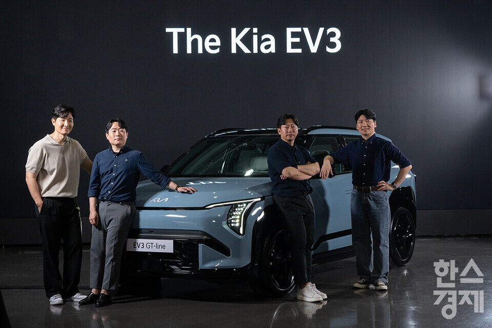 지난 22일 오전 서울 성동구 기아 EV 언플러그드 그라운드에서  'The Kia EV3 포토미디어데이' 행사가 열렸다.  EV3는 6월 초 계약을 개시하고 정부 인증 완료 예상되는 7월 중 판매된다. /최대성 기자 dpdaesung@sporbiz.co.kr 2024.05.22