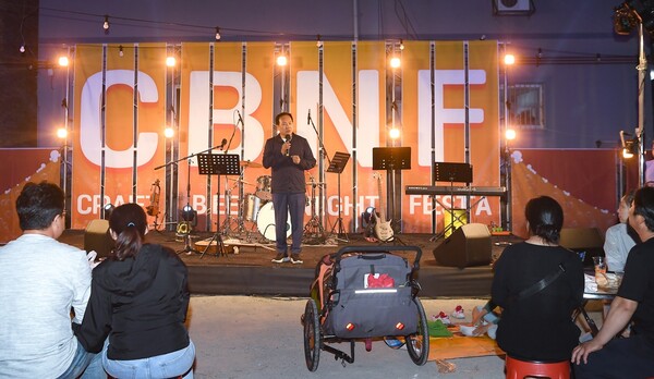 이권재 오산시장은 취임 초기부터 지역의 대표성을 띠면서도 지역경제 및 상권활성화를 이끌 수 있는 축제 발굴을 위해 힘을 쏟아왔다. 그 중 대표적인 여름축제가 야맥축제다./ 오산시 제공