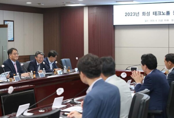 2024년에는 테크노폴 기본구상 수립과 시범지구를 선정하여, 산‧학‧연 네트워크를 바탕으로 주거‧교육‧문화‧교통 등의 시너지효과로 우수한 정주여건이 갖춰진 화성 테크노폴 조성을 위해 최선을 다하고 있다./ 화성시 제공