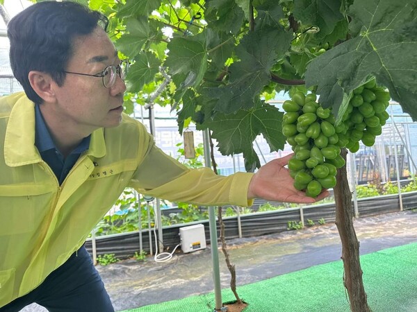 정명근 시장은 “작년 12월 100만 인구를 돌파하여 특례시를 앞두고 있는만큼 행정안전부와 원활한 협의와 신청을 통해 신속하게 구청이 설치될 수 있도록 최선을 다하겠다”라며 “화성시민들께서 오랜 시간동안 기다려주신만큼 반드시 좋은 결과를 만들도록 노력하겠다.”라고 다짐했다./ 화성시 제공