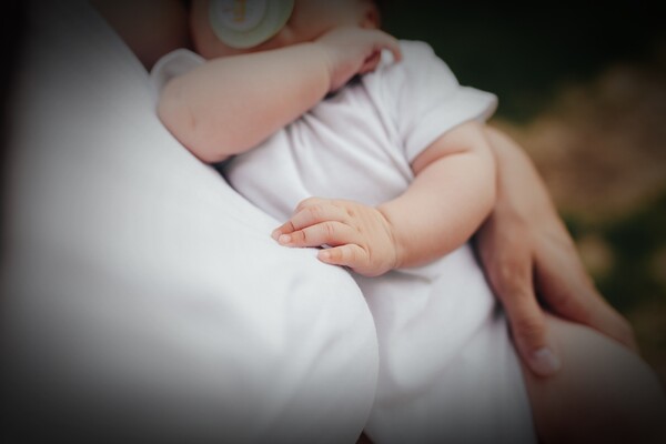 가족수당·산전후 휴가 급여·육아휴직 급여 등 현금성 가족정책 지출이 GDP 대비 1%p 증가하면 합계출산율은 0.06명 증가한 것으로 나타났다. 