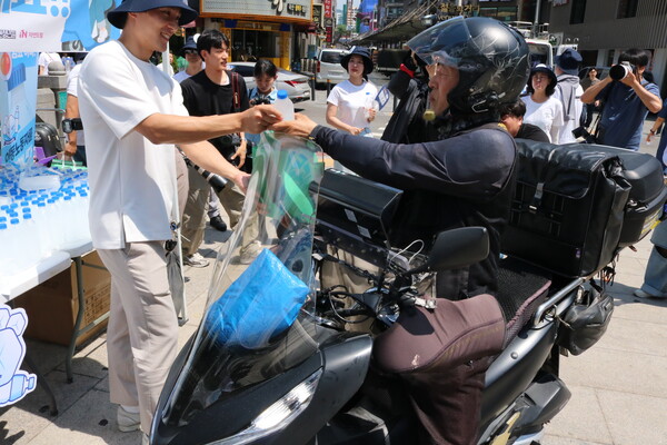 우아한청년들 제공