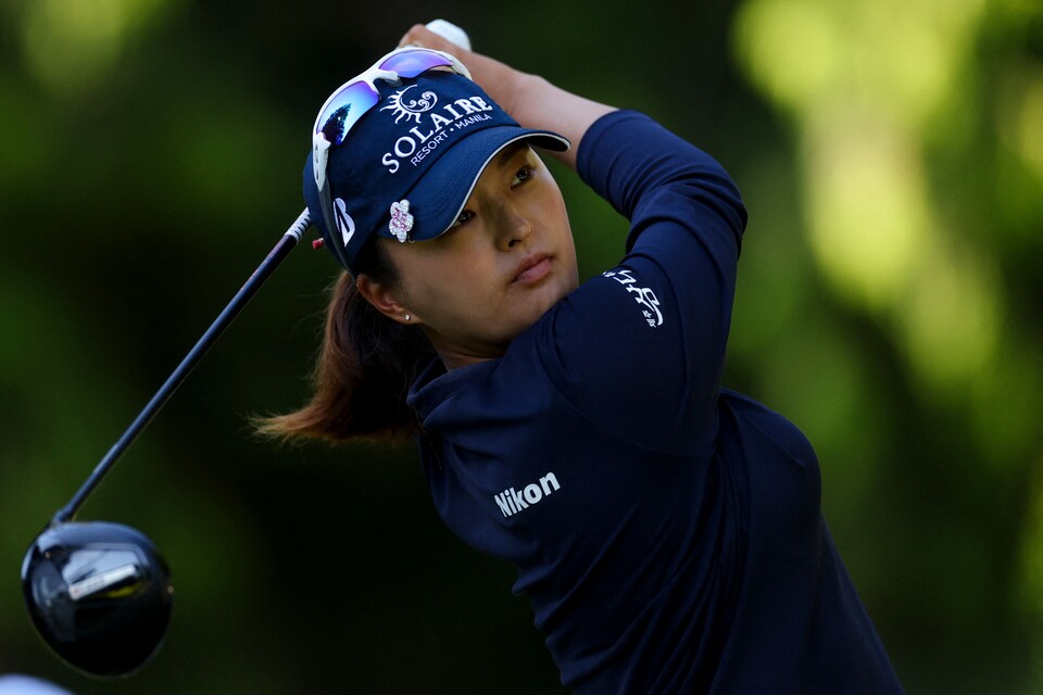 고진영이 미국여자프로골프(LPGA) 투어 시즌 3번째 메이저대회인 KPMG 여자 PGA 챔피언십(총상금 1040만 달러) 둘째날 공동 2위로 뛰어올랐다. /연합뉴스