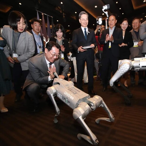 화성시는 이번 자율주행 리빙랩의 성공과 확산을 위해 먼저 모두가 공감할 수 있는 거버넌스를 구축하고, 시민의 알 권리 충족과 체감서비스를 위해 홍보관과 체험관을 운영할 계획이다./ 화성시 제공