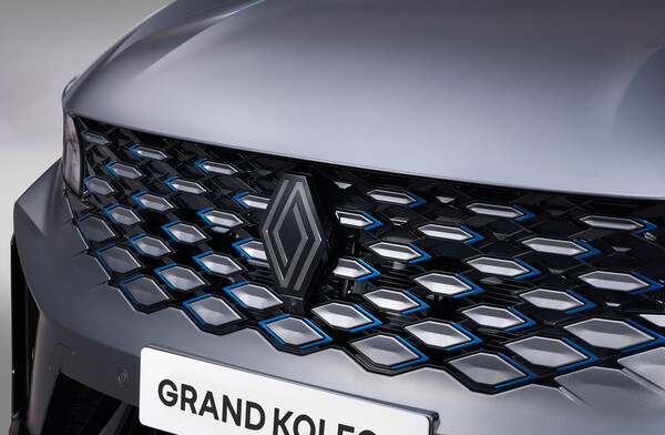 뉴 르노 그랑 콜레오스 에스프리 알핀 라디에이터 그릴. /르노코리아 제공
