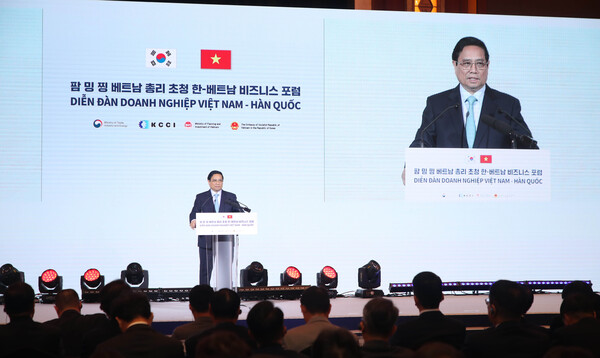 팜 밍 찡(Phạm Minh Chính) 베트남 총리가 연설을 하고 있다. / 대한상의