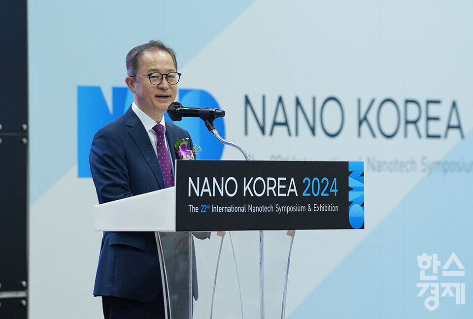 이승렬 산업통상자원부 실장이 3일 경기 고양시 킨텍스에서 열린 나노코리아 2024 개막식서 격려사를 하고 있다. /최대성 기자 dpdaesung@sporbiz.co.kr 2024.07.03.