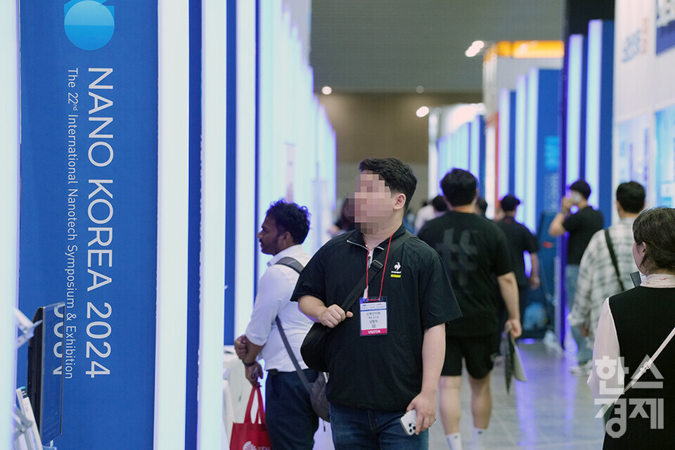 3일 경기 고양시 킨텍스에서 나노코리아 2024가 개막했다.  국내 최대 규모의 나노분야 연구자와 나노 융합기업의 교류·협력의 장인 이번 행사는 오는 5일까지 열린다. /최대성 기자 dpdaesung@sporbiz.co.kr 2024.07.03.