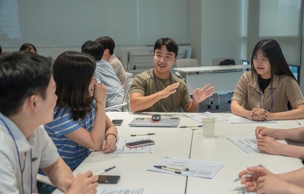 LG화학은 2일부터 나흘간 오산 리더십센터와 온라인에서 제2회 커리어 위크를 진행한다고 4일 밝혔다. / LG화학