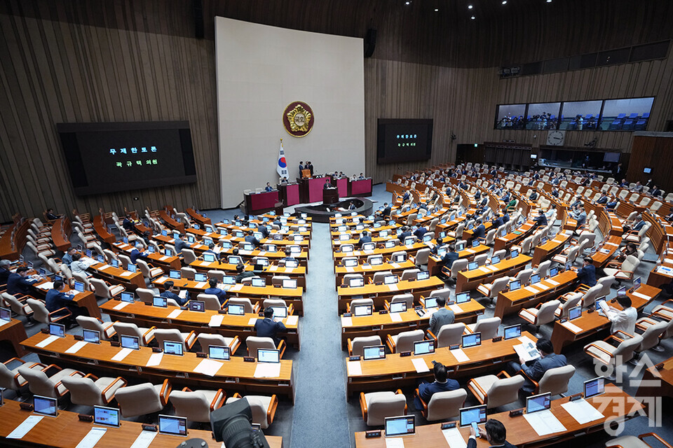 4일 오후 서울 여의도 국회에서 본회의가 열리고 있다. 이틀째 해병대원 특검법(순직 해병 수사 방해 및 사건 은폐 등의 진상규명을 위한 특별검사의 임명 등에 관한 법률안) 찬성 무제한 토론(필리버스터)이 진행되고 있다. /최대성 기자 dpdaesung@sporbiz.co.kr 2024.07.04.