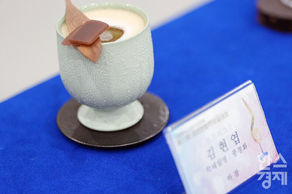 5일 서울 강남구 코엑스에서 2024 서울국제주류&와인박람회가 열리고 있다. 사진은 코리안컵 칵테일대회에 전시된 칵테일. /최대성 기자 dpdaesung@sporbiz.co.kr 2024.07.05.