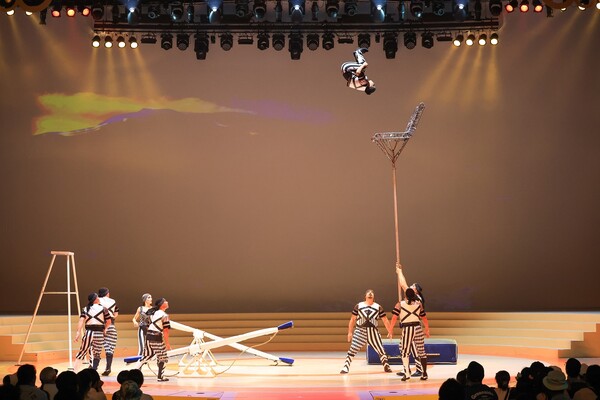 에버랜드 서커스 공연 '레니의 컬러풀 드림'. /에버랜드 제공