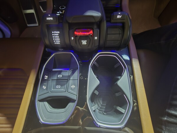 우루스 SE. /박시하 기자