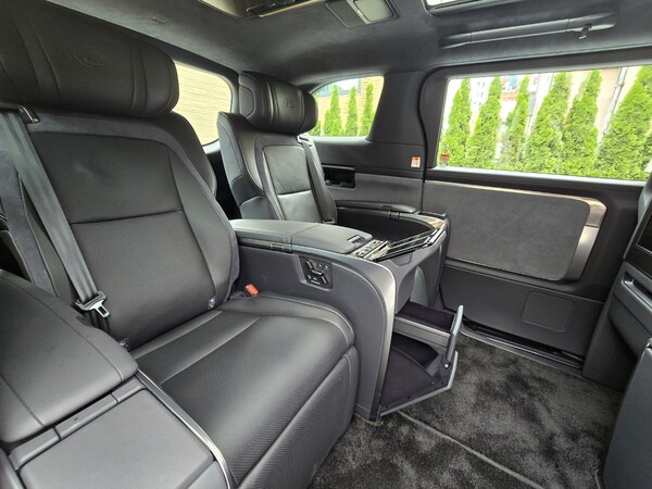 24일 렉서스 코리아는 서울 강남구 앤헤이븐에서 미디어를 대상으로 디 올 뉴 LM 500h 런칭 행사를 열었다. /박시하 기자