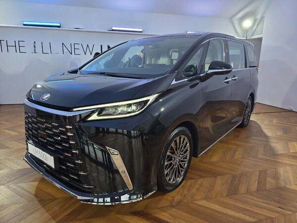 24일 렉서스 코리아는 서울 강남구 앤헤이븐에서 미디어를 대상으로 디 올 뉴 LM 500h 런칭 행사를 열었다. /박시하 기자