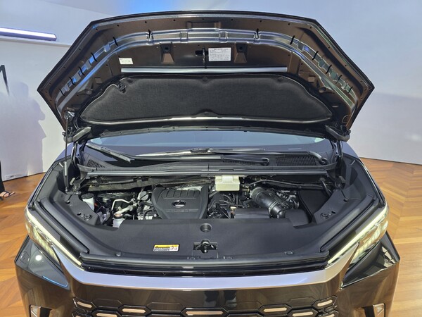 24일 렉서스 코리아는 서울 강남구 앤헤이븐에서 미디어를 대상으로 디 올 뉴 LM 500h 런칭 행사를 열었다. /박시하 기자