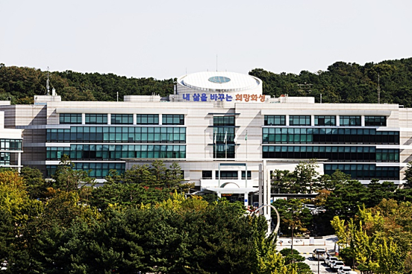 화성시청 전경. ‘화성시 전국체육대회 시민추진단(이하 시민추진단)’이 시민들의 뜨거운 관심 속에 목표 인원인 1000명을 조기 달성했다./ 화성시 제공 