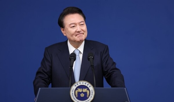 윤석열 대통령이 8월29일 서울 용산 대통령실 청사 브리핑룸에서 열린 국정브리핑 및 기자회견에서 취재진의 질문에 답하고 있다. /연합뉴스