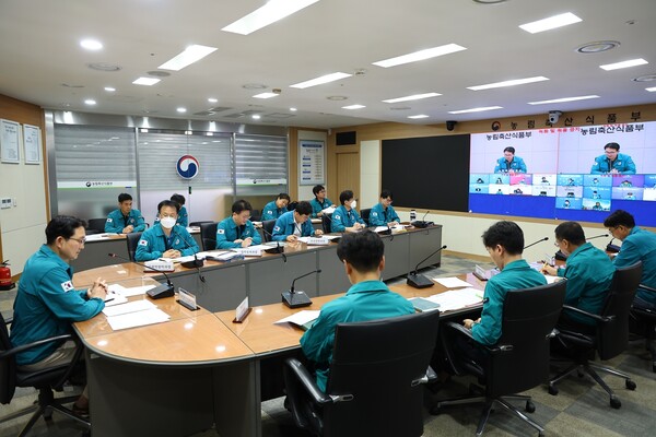 ASF중앙사고수습본부 회의. / 농림축산식품부.