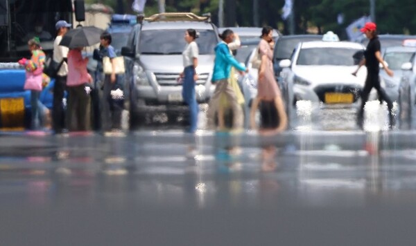 올여름 평균 기온과 평균 최저 기온, 열대야일이 1973년 기상 관측 시작 이래 모두 1위를 달성하면서 1994년, 2018년 수준의 '최악의 더위'를 보낸 것으로 나타났다. / 사진=연합뉴스