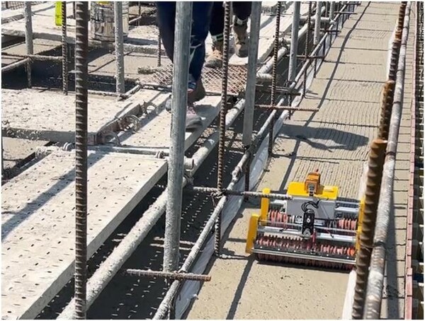 요철생성 로봇 주행 테스트 / 포스코이앤씨