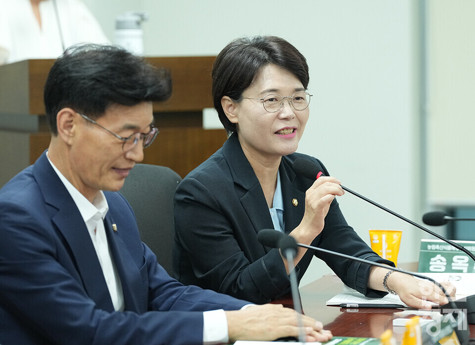 진보당 전종덕 의원이 11일 서울 여의도 국회 의원회관에서 열린 기후위기는 곧 식량위기, 지속가능한 생산과 소비 국회토론회에 참석해 인사말을 하고 있다. /최대성 기자 dpdaesung@sporbiz.co.kr 2024.09.11.  