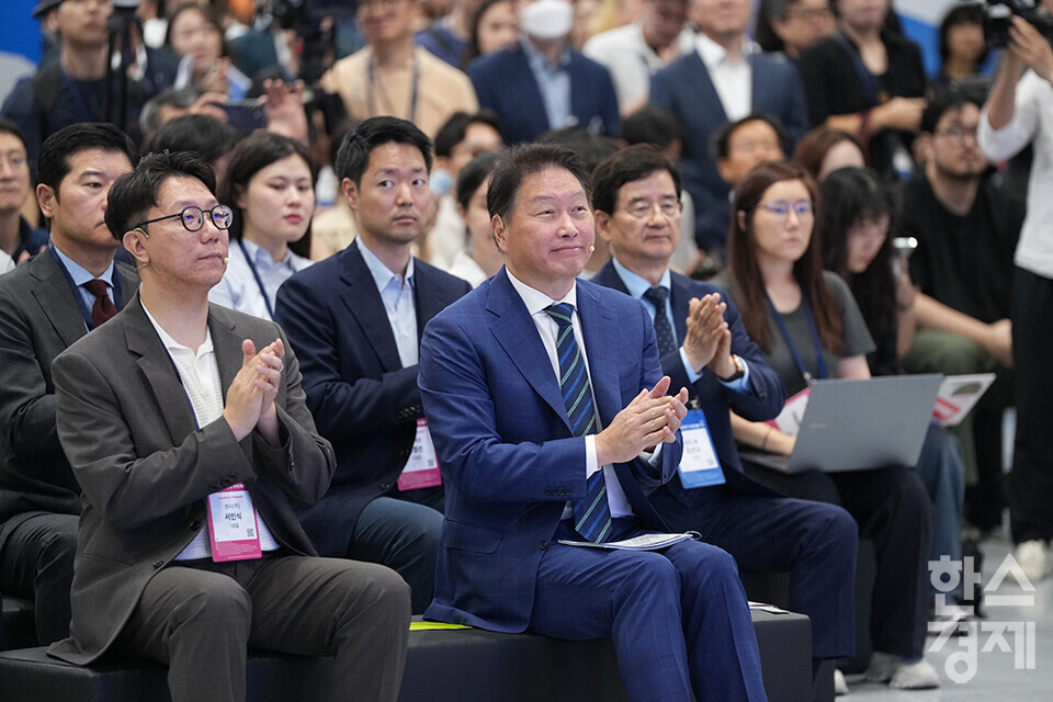 최태원 대한상의 회장이 12일 서울 강남구 코엑스에서 열린 제1회 대한민국 사회적 가치 페스타 개막식에 참석하고 있다. /최대성 기자 dpdaesung@sporbiz.co.kr 2024.09.12.