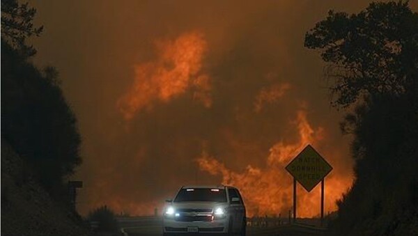미국 서부를 덮친 최악의 산불이 파괴적으로 변한 배후에 기후변화가 있는 것으로 나타났다. / 사진=연합뉴스