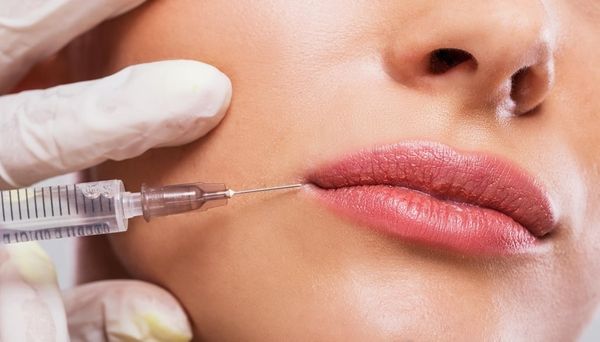 보툴리눔 톡신 제제 시술. /픽사베이