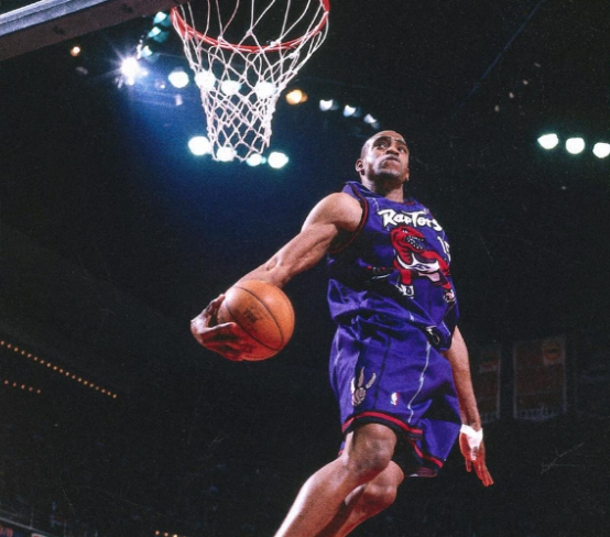 토론토 랩터스 시절 빈스 카터. /구단 페이스북