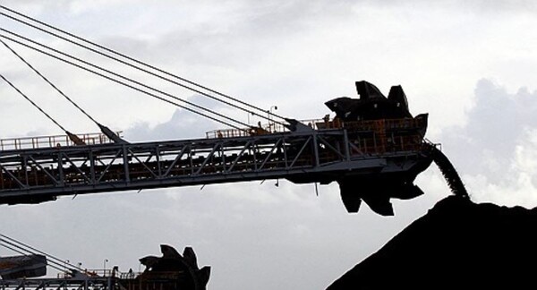 호주 정부가 3곳의 석탄 광산 운영 연장을 승인했다. 환경 단체들은 추가 운영 기간 총 14억t의 이산화탄소가 배출될 것이라며 비판했다. / 사진=연합뉴스