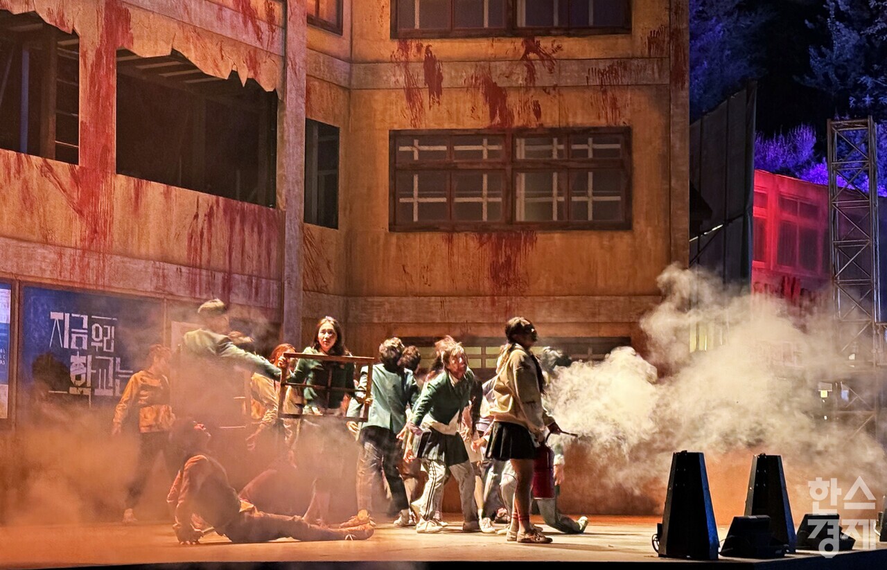 에버랜드 지금 우리 학교는 LIVE 공연 장면. /강상헌 기자