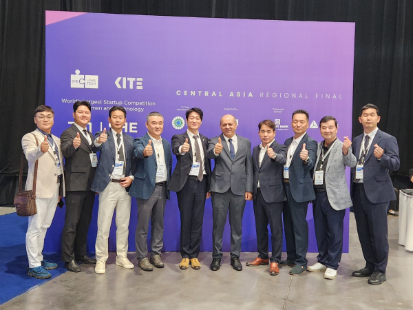 국제드론표준산업협회가 지난달 우즈베키스탄 디지털 정부의 초청으로 '우즈베키스탄 ICT WEEK 2024' 박람회에 참여했다. /국제드론표준산업협회 제공