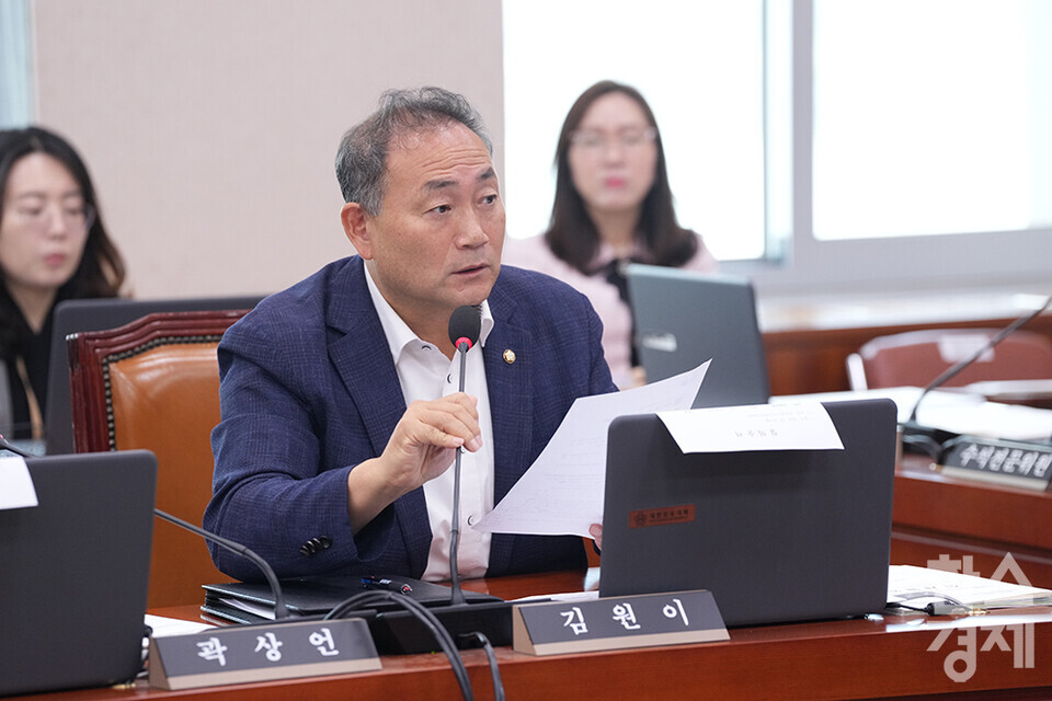 김원이 더불어민주당 의원이 7일 서울 여의도 국회에서 열린 국회 산업통상자원중소벤처기업위원회의 산업통상자원부에 대한 국정감사에서 발언하고 있다. /최대성 기자 dpdaesung@sporbiz.co.kr 2024.10.07.