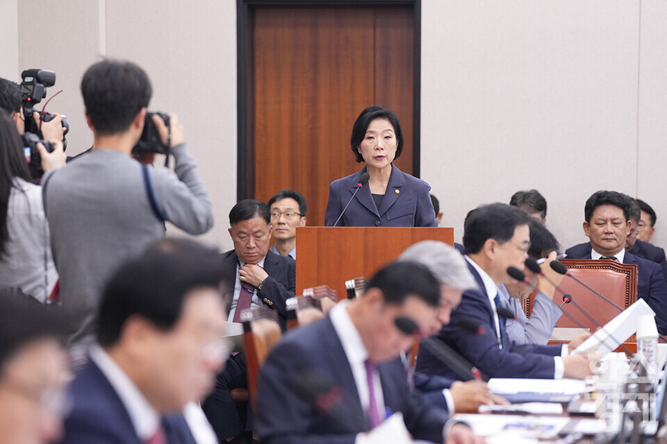 8일 서울 여의도 국회에서 산업통상자원중소벤처기업위원회 국정감사가 열리고 있다. 오영주 중소벤처기업부 장관이 업무보고를 하고 있다. /최대성 기자 dpdaesung@sporbiz.co.kr 2024.10.08.