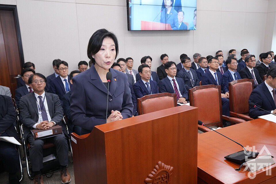 8일 서울 여의도 국회에서 산업통상자원중소벤처기업위원회 국정감사가 열리고 있다. 오영주 중소벤처기업부 장관이 업무보고를 하고 있다. /최대성 기자 dpdaesung@sporbiz.co.kr 2024.10.08.