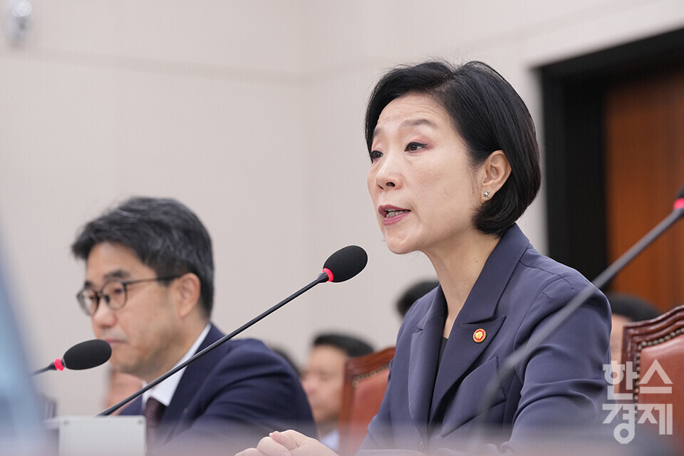 8일 서울 여의도 국회에서 산업통상자원중소벤처기업위원회 국정감사가 열리고 있다. 오영주 중소벤처기업부 장관이 의원 질의에 답변하고 있다. /최대성 기자 dpdaesung@sporbiz.co.kr 2024.10.08.