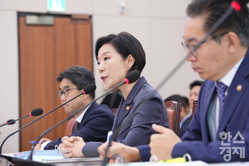 8일 서울 여의도 국회에서 산업통상자원중소벤처기업위원회 국정감사가 열리고 있다. 오영주 중소벤처기업부 장관이 의원 질의에 답변하고 있다. /최대성 기자 dpdaesung@sporbiz.co.kr 2024.10.08.